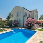 Bella Vista With Sea View Poreč